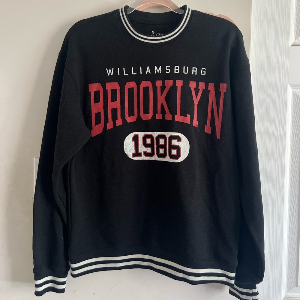 Williamsburg Brooklyn 1986 Men's Black Crewneck Sweater